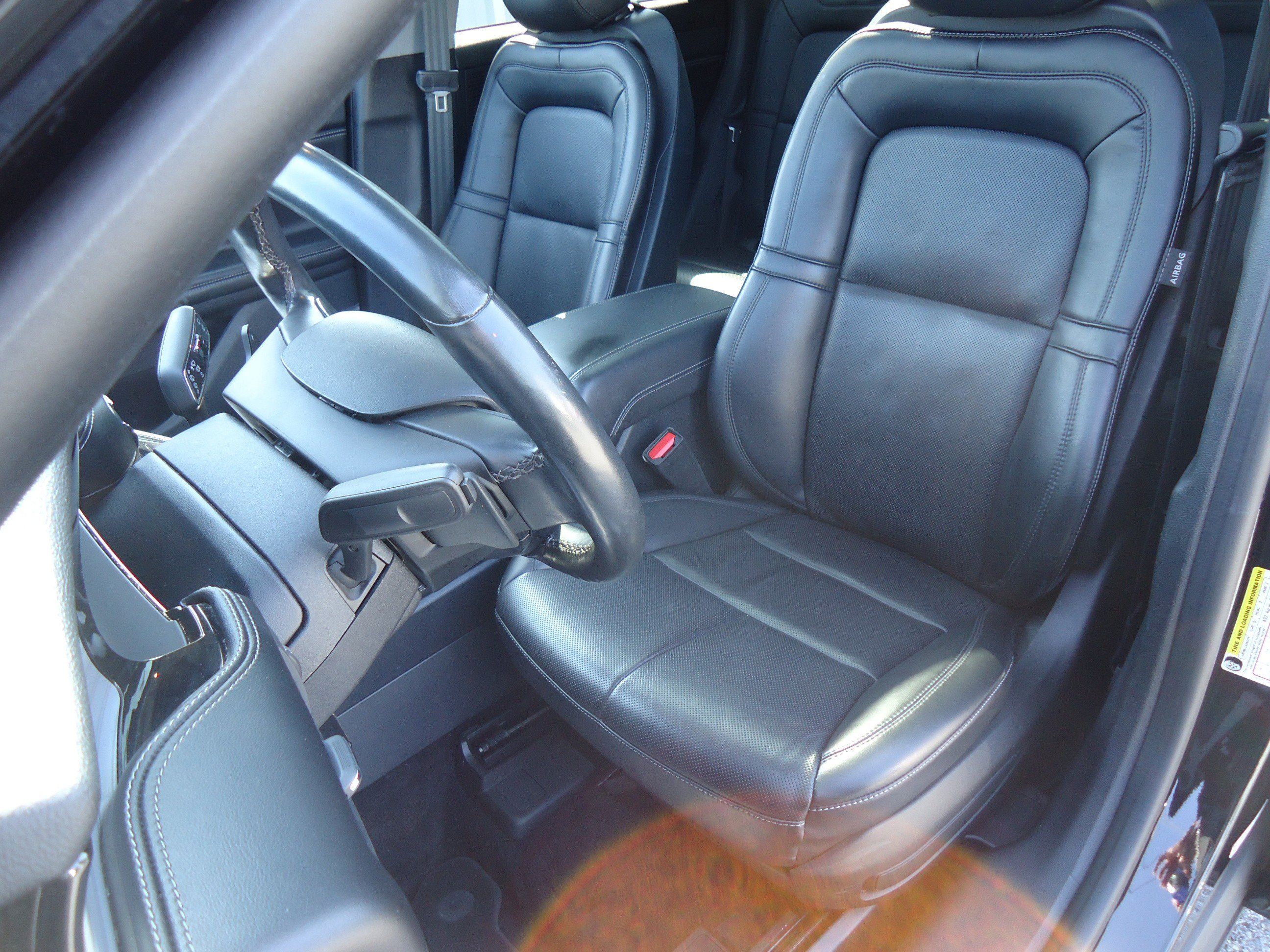 Used 2022 Lincoln Corsair AWD w/ Premium Package image 24