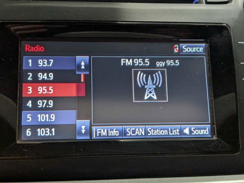 Used 2019 Toyota Highlander LE image 21