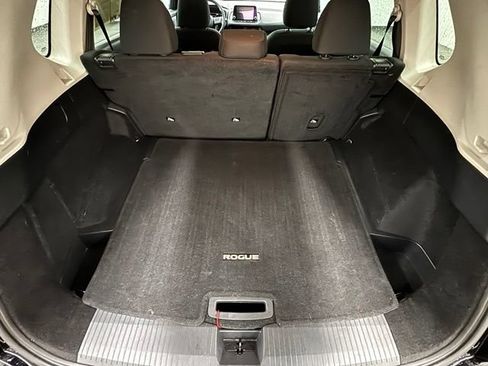 Used 2024 Nissan Rogue S FWD image 8