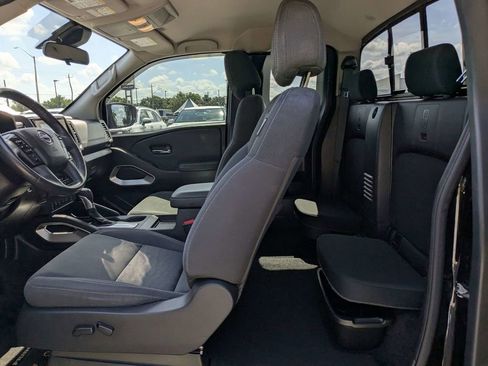 Used 2022 Nissan Frontier SV RWD image 12