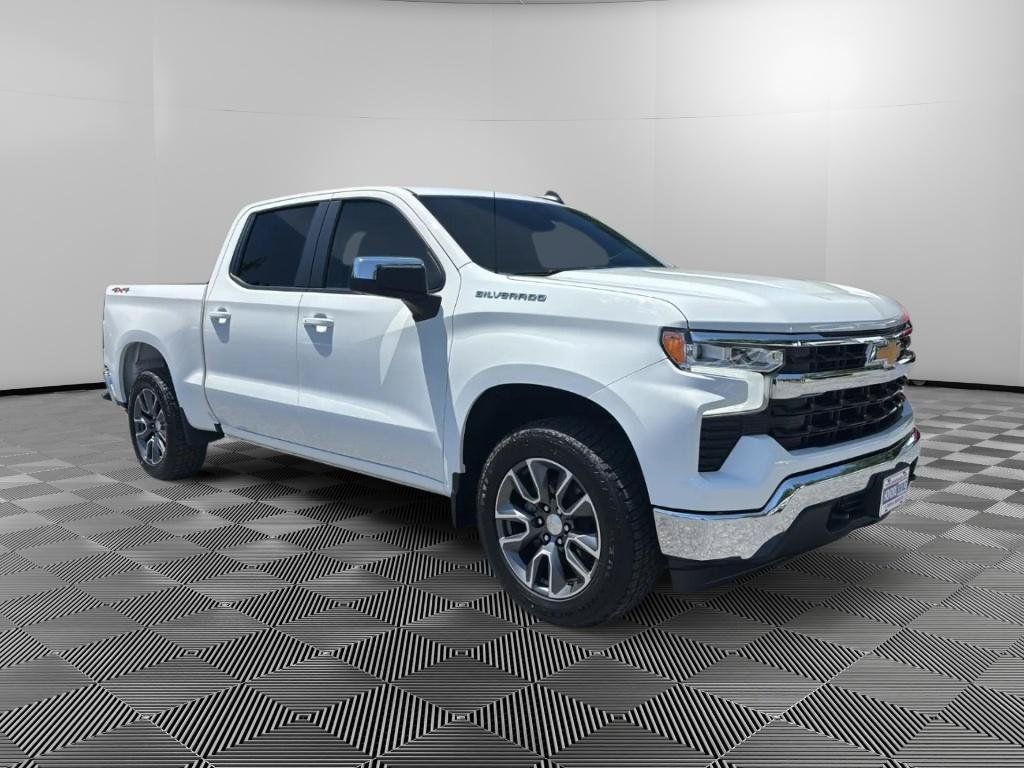 Used 2023 Chevrolet Silverado 1500 LT AWD/4WD image 2