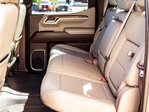 Used 2022 Chevrolet Silverado 1500 LT Trail Boss w/ LT Trail Boss Premium Package image 29