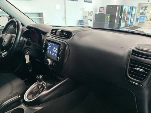 Used 2018 Kia Soul + FWD image 28