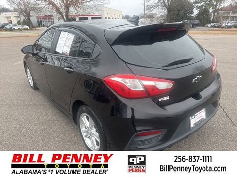 Used 2017 Chevrolet Cruze LT w/ Convenience Package image 3