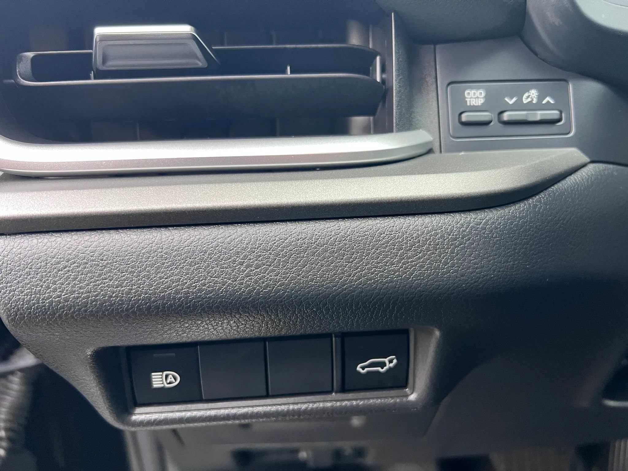 Used 2024 Toyota Grand Highlander AWD Hybrid image 16