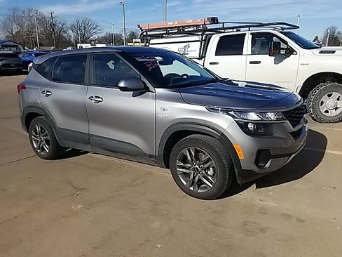 Certified 2023 Kia Seltos LX image 1