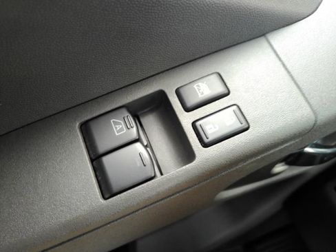 Used 2017 Nissan Frontier SV RWD image 29
