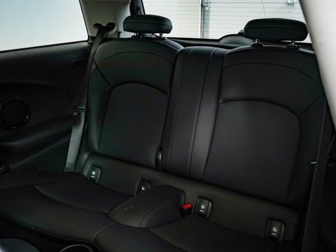 Used 2023 MINI Cooper SE image 40