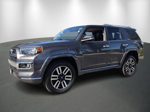 Used 2018 Toyota 4Runner Limited image 3