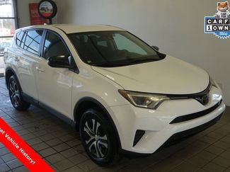 Used 2018 Toyota RAV4 LE video 1
