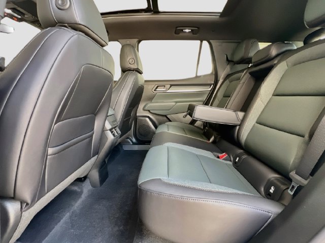 New 2027 GMC Terrain AT4 w/ Convenience Package III AWD/4WD image 17