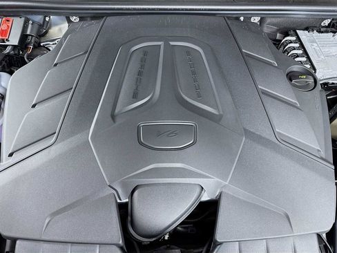 New 2025 Porsche Cayenne image 31