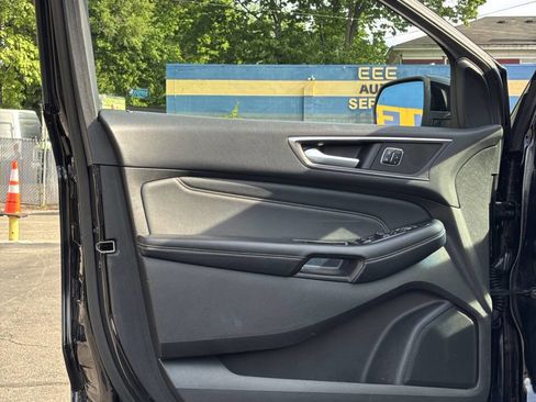 Used 2016 Ford Edge Titanium w/ Equipment Group 302A AWD/4WD image 11