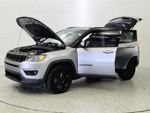 Used 2018 Jeep Compass Latitude AWD/4WD image 10