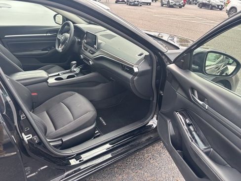 Used 2023 Nissan Altima 2.5 SV image 15