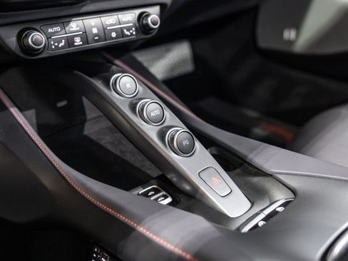 Used 2019 Ferrari Portofino RWD image 40