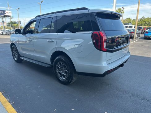 Used 2025 Ford Expedition Active RWD image 5