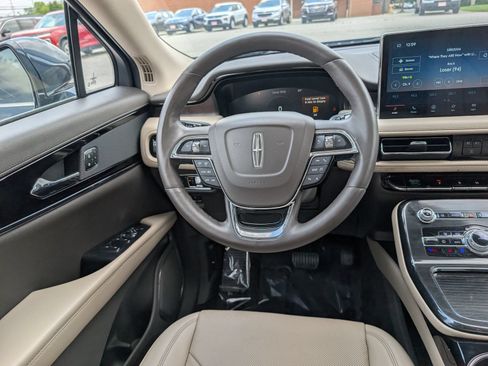 Used 2022 Lincoln Nautilus Reserve AWD/4WD image 18