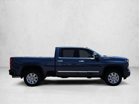 Used 2024 Chevrolet Silverado 2500 High Country w/ High Country Premium Package AWD/4WD image 4