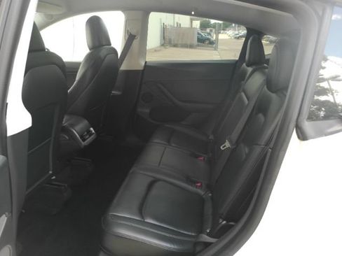 Used 2021 Tesla Model Y Long Range AWD/4WD image 17
