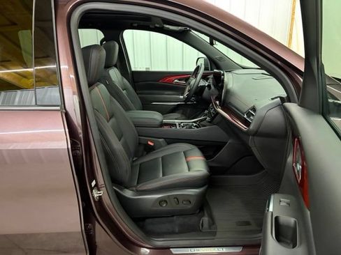 Used 2024 Chevrolet Traverse RS AWD/4WD image 32