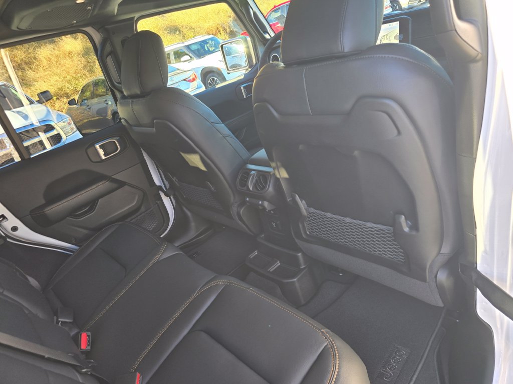 New 2026 Jeep Wrangler Unlimited Sahara AWD/4WD image 25