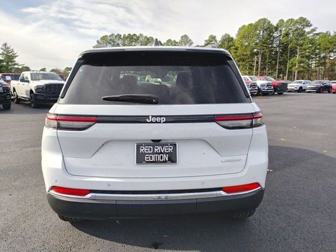 New 2025 Jeep Grand Cherokee Laredo w/ Trailer Tow Package image 6