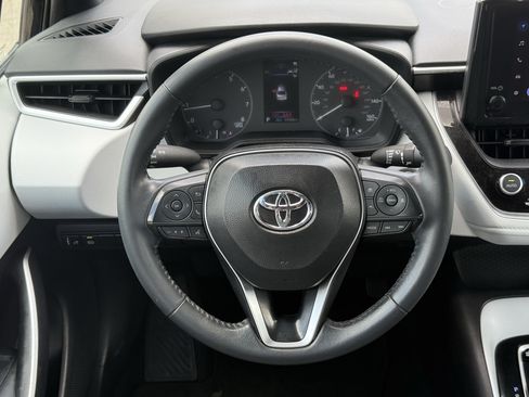 Used 2025 Toyota Corolla SE FWD image 16