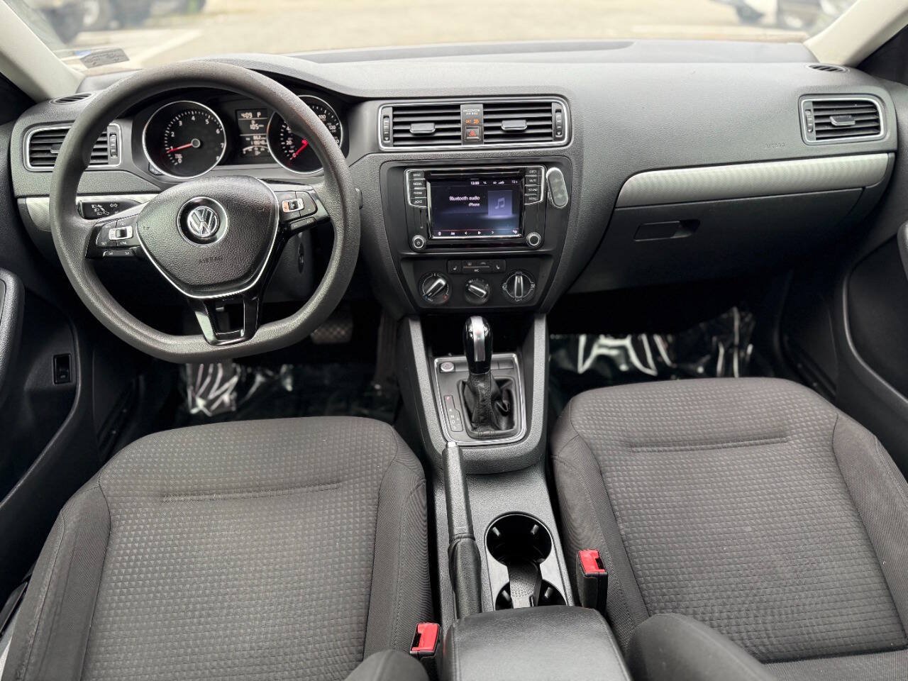 Used 2016 Volkswagen Jetta SE FWD image 14
