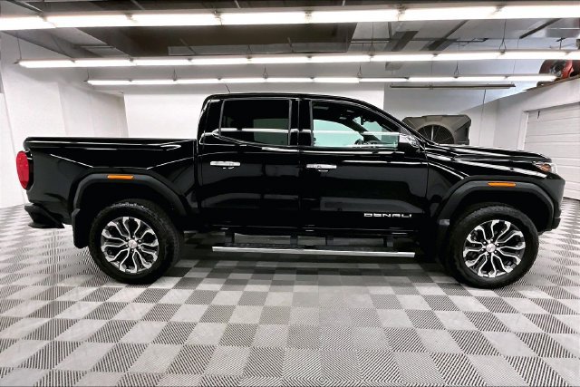 Used 2023 GMC Canyon Denali AWD/4WD image 14