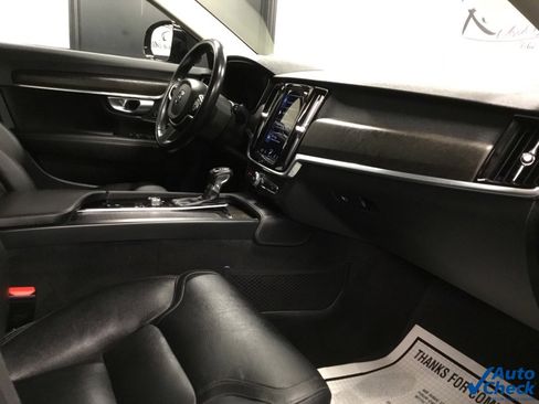 Used 2020 Volvo V90 T6 Cross Country image 37