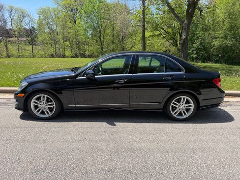 Used 2012 Mercedes-Benz C 300 4MATIC Sedan image 2