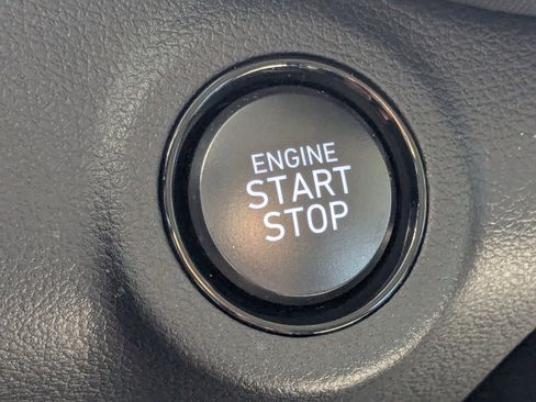 New 2025 Hyundai Venue Limited image 30