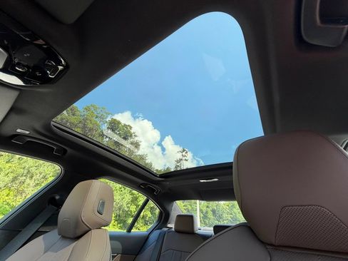 Certified 2026 BMW 530i xDrive w/ M Sport Package AWD/4WD image 22