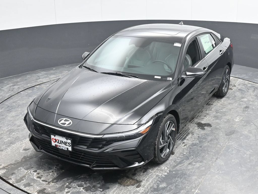 Used 2026 Hyundai Elantra Limited w/ Cargo Package FWD image 41