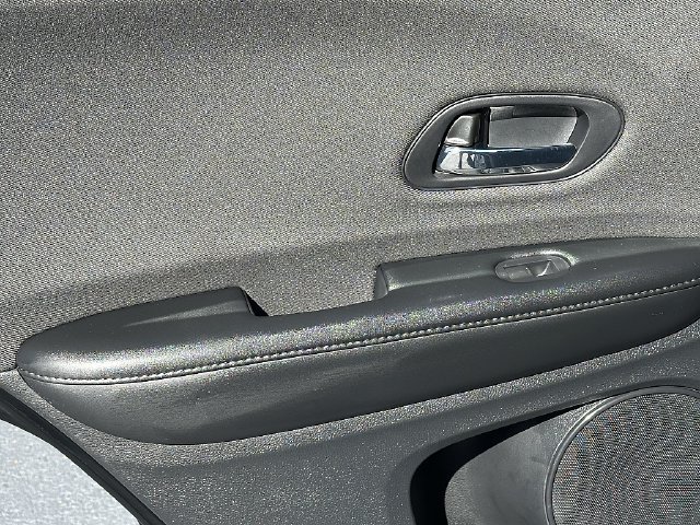 Used 2019 Honda HR-V LX image 14