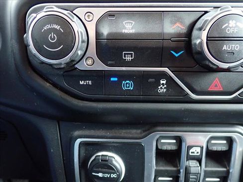 Used 2023 Jeep Wrangler Unlimited AWD/4WD image 18