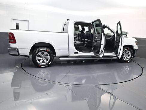 Used 2022 RAM 1500 Laramie AWD/4WD image 28