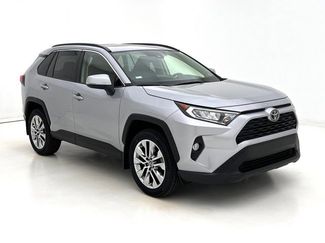 Used 2019 Toyota RAV4 XLE Premium w/ Cold Weather Package AWD/4WD video 2