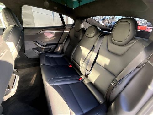 Used 2022 Tesla Model S image 25