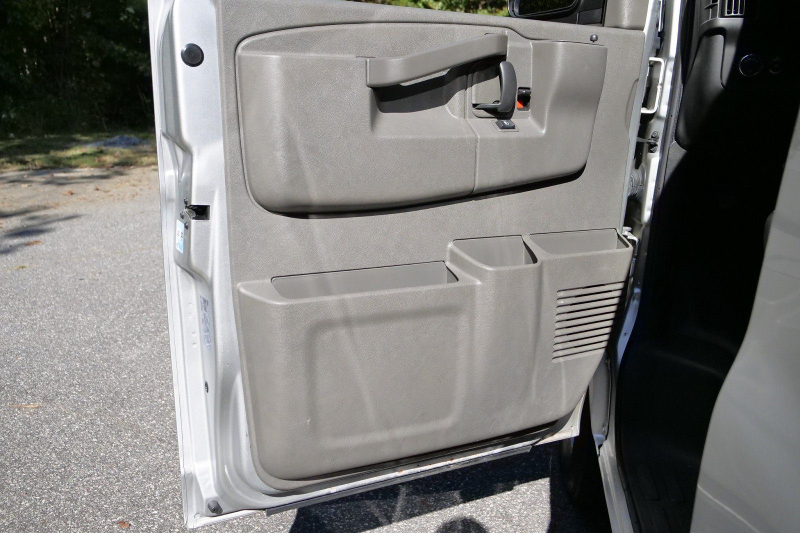 Used 2022 GMC Savana 2500 w/ Communications Package RWD image 19