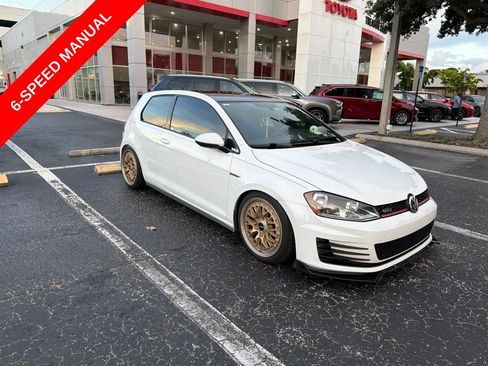Used 2015 Volkswagen GTI SE FWD image 1