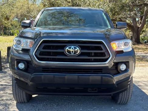 Used 2022 Toyota Tacoma SR5 w/ SR5 Appearance Package (SM) RWD image 4