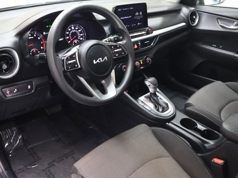 Used 2022 Kia Forte LXS w/ LXS Technology Package FWD image 17
