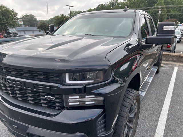 Used 2019 Chevrolet Silverado 1500 Custom w/ Custom Max Trailering Package AWD/4WD image 2