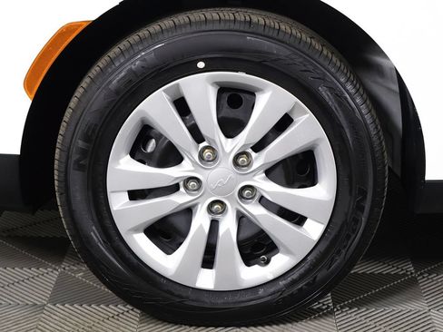 Used 2025 Kia Soul LX FWD image 19