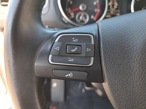 Used 2014 Volkswagen Jetta SportWagen image 16