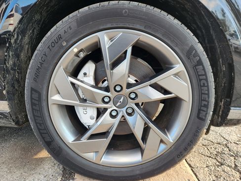 Used 2025 Genesis Electrified GV70 Advanced w/ Prestige Package image 21