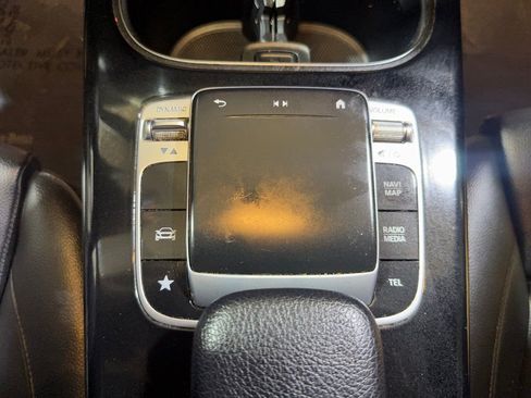 Used 2020 Mercedes-Benz CLA 250 image 32