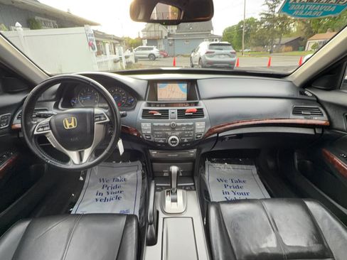 Used 2010 Honda Crosstour EX-L image 17